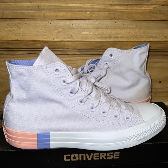Converse - Picture 1 of 7